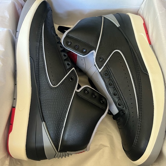 Nike Jordan 2 Retro - Picture 1 of 8